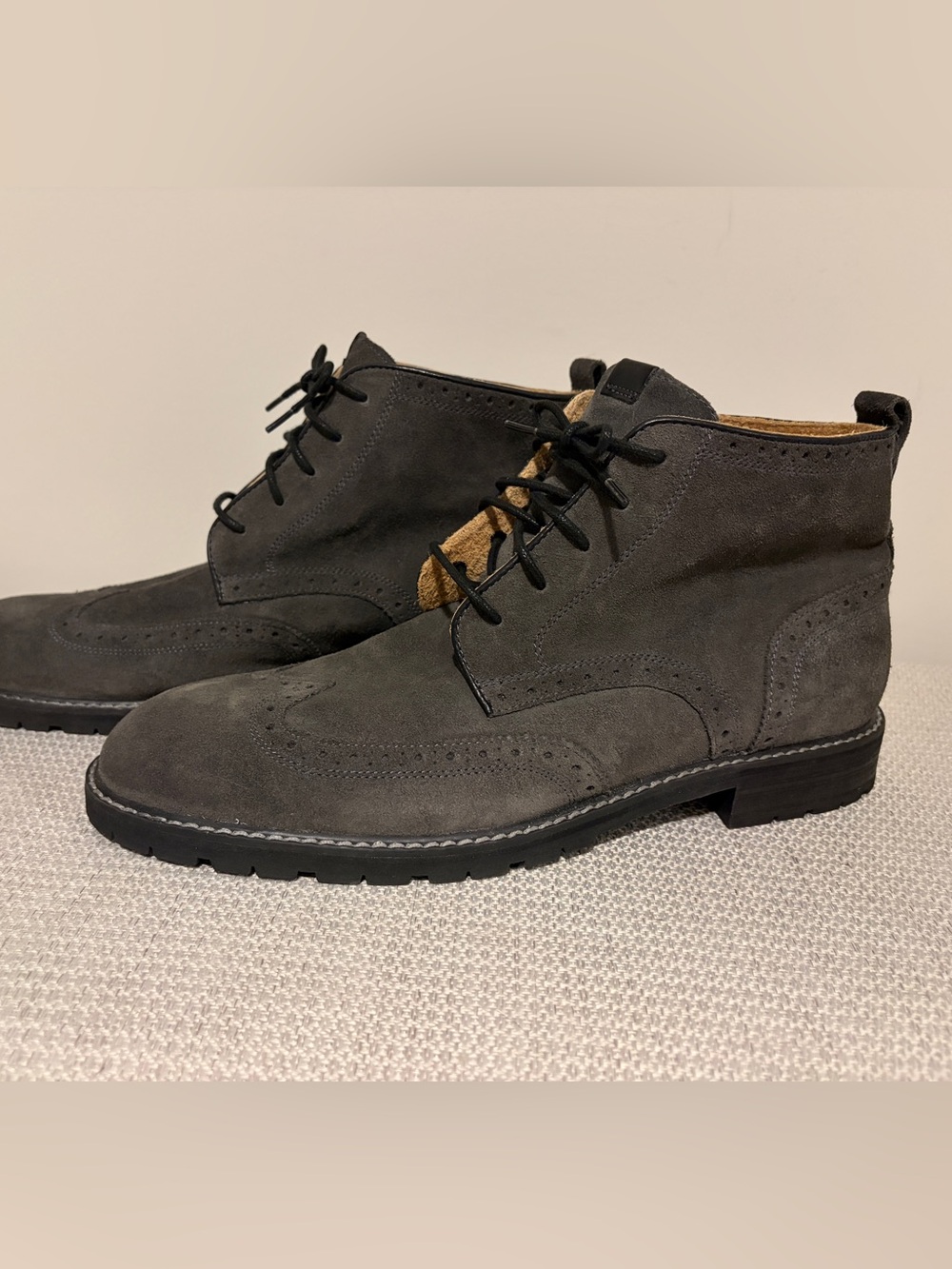 Florsheim Gaffney Grey Suede Wingtip Chukka Boots Men's Size 12 NWOT